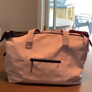 Zyia duffel